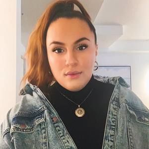 Meet your Posher, Alexandra